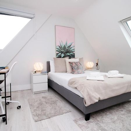 New 2 Bed Comfort - Functional - Secure - Private Cardiff Esterno foto