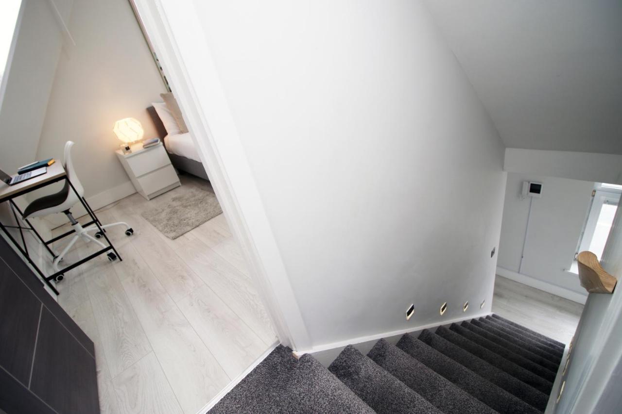 New 2 Bed Comfort - Functional - Secure - Private Cardiff Esterno foto