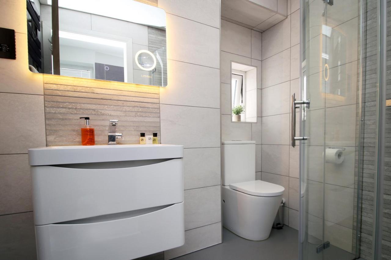 New 2 Bed Comfort - Functional - Secure - Private Cardiff Esterno foto