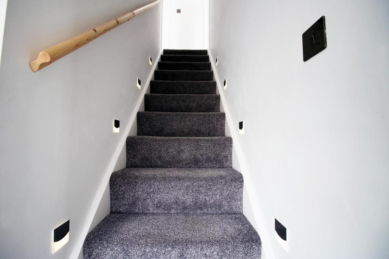 New 2 Bed Comfort - Functional - Secure - Private Cardiff Esterno foto